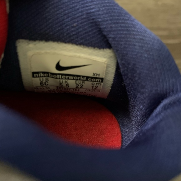 Kyrie 1’s - Picture 3 of 4